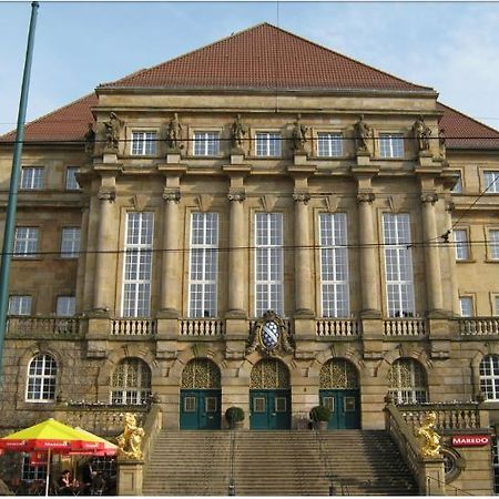 Privatzimmer Am Rathaus Касел Екстериор снимка