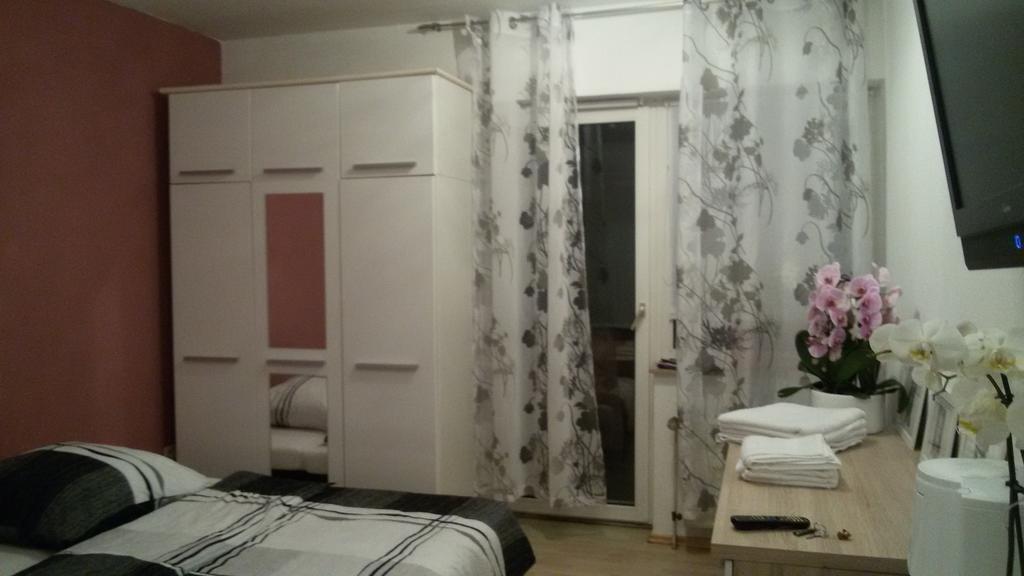Privatzimmer Am Rathaus Касел Екстериор снимка